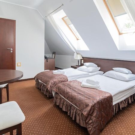 Hotel Pod Filarami Челядзь Екстер'єр фото