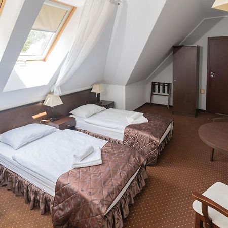 Hotel Pod Filarami Челядзь Екстер'єр фото