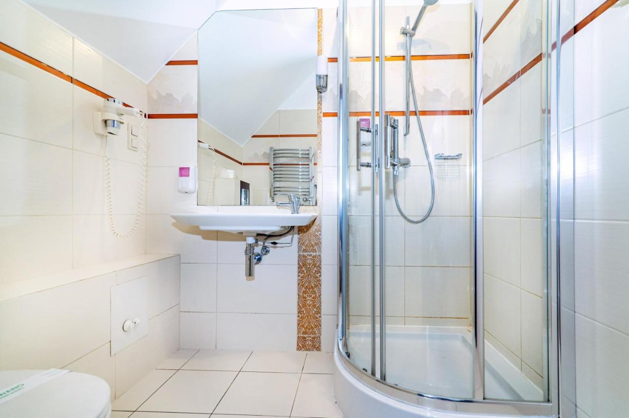 Hotel Pod Filarami Челядзь Екстер'єр фото